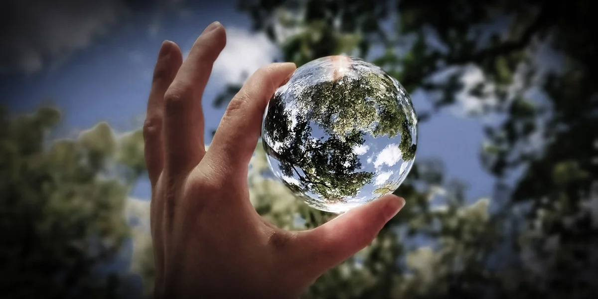 Vun haut u gi méi natierlech Ressourcë verbraucht wéi d'Äerd an engem Joer erneiert | © Margot Richard / Unsplash