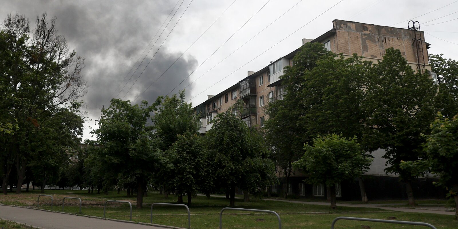 Damp no enger Attack op séi ukrainesch Stad Charkiw 17.05 | © picture alliance / Photoshot | -