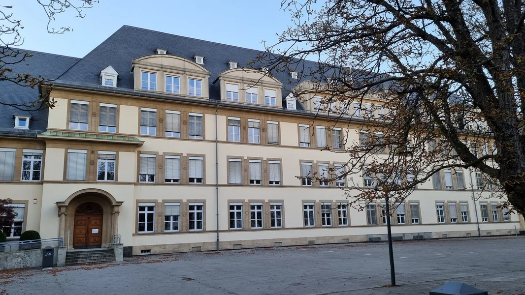 Vum Lycée Robert Schuman an den Institut national des langues  | © Wikimedia Commons