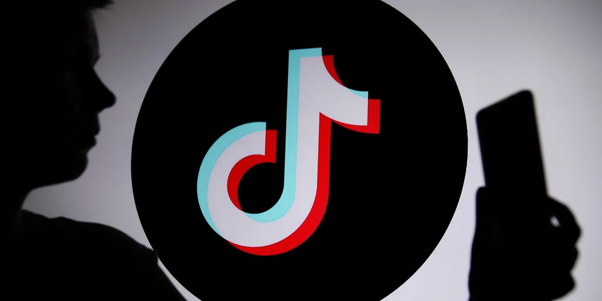 TikTok riskéiert Strof vun EU-Kommissioun | © picture alliance / NurPhoto | Klaudia Radecka 