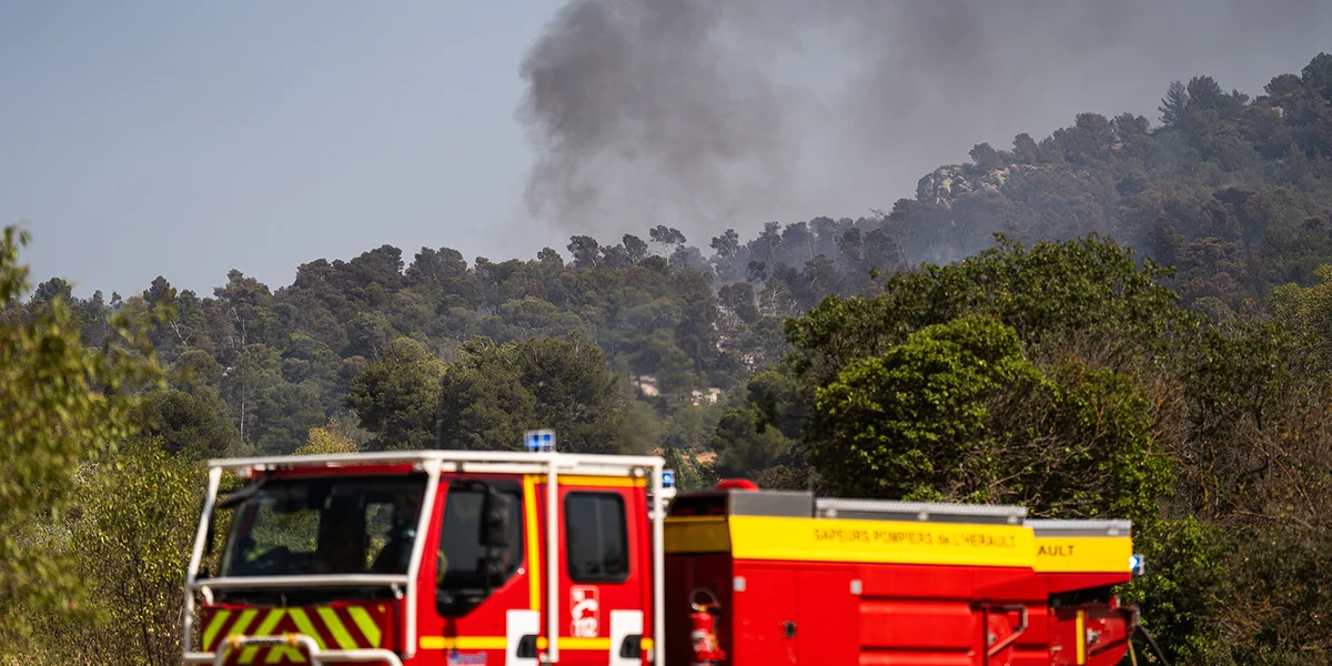 Bëschbrand a Südfrankräich ënner Kontroll | © picture alliance / NurPhoto | Marc Asensio