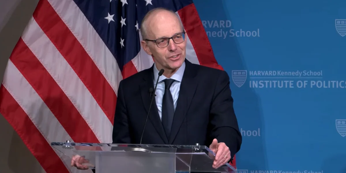 Harvard-Ried: Luc Frieden bréngt Iddi vun Europäescher Arméi an d’Spill | © youtube