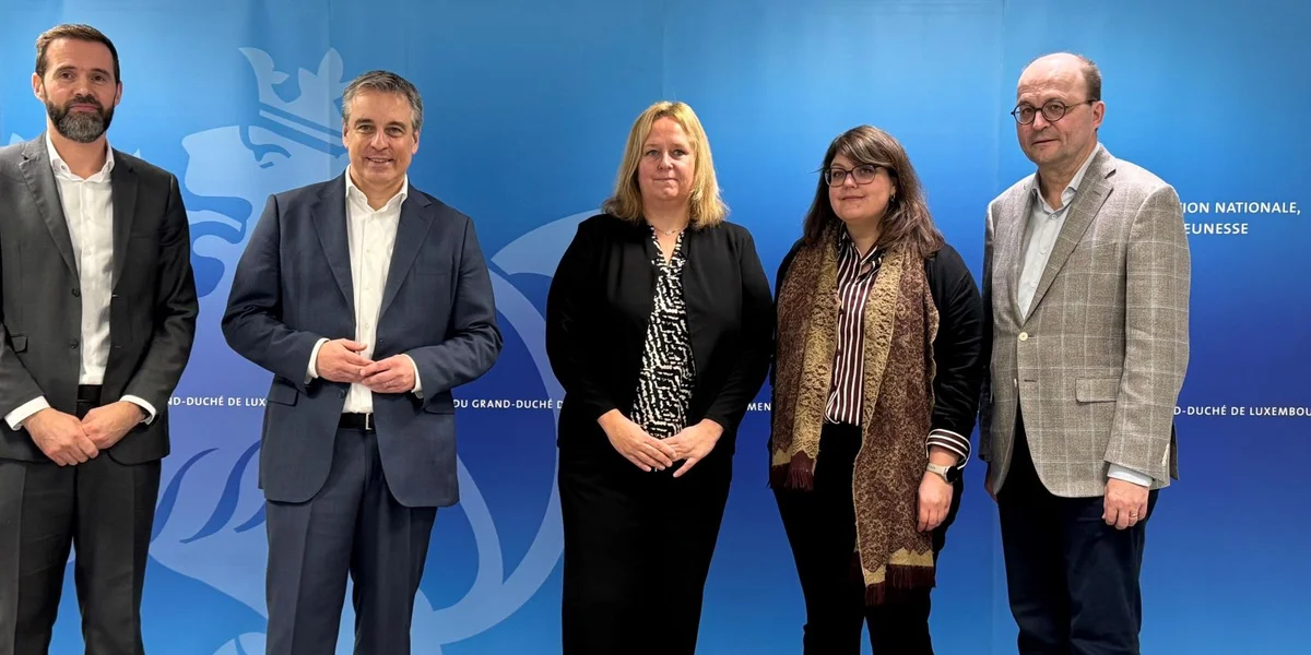 Méi Sue fir Léiermeedercher a Léierbouwe | © 100,7