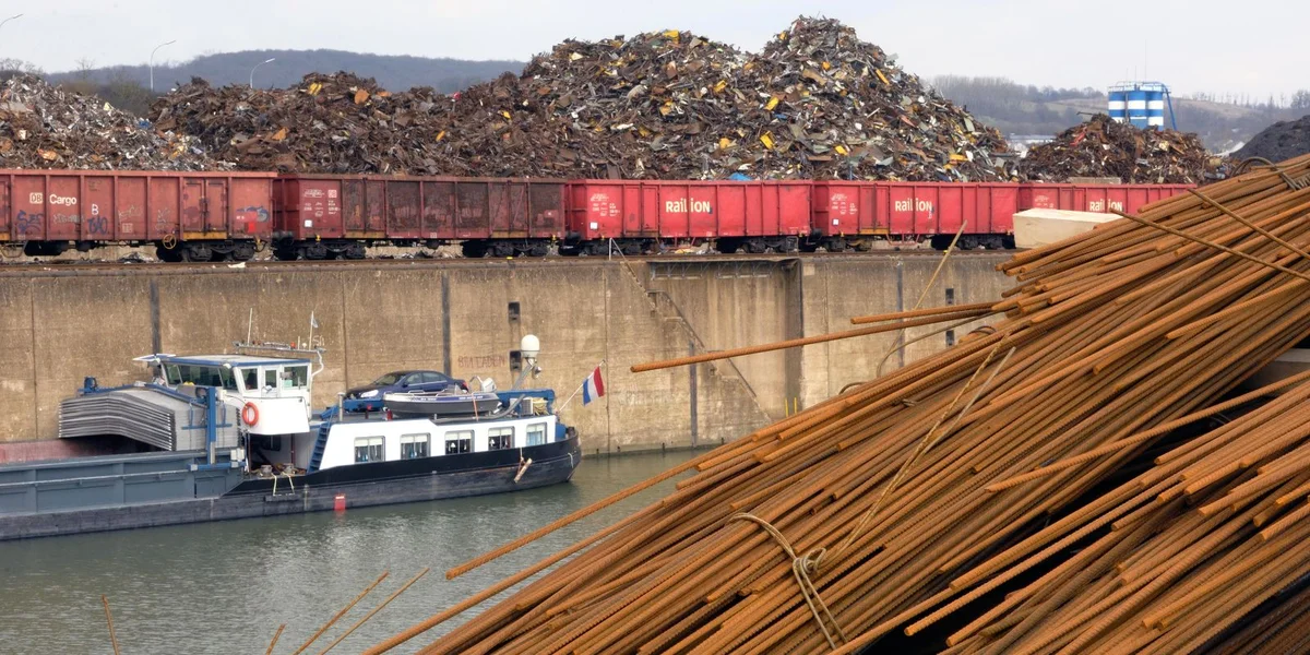 De Mäerterter Hafen ass nees fir de Schëffsverkéier op | © picture alliance / Caro | Eckelt