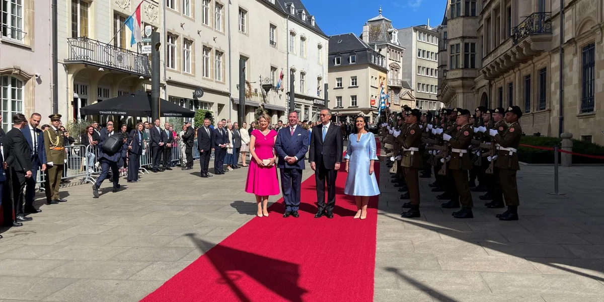 Formellen Emfang vum portugisesche President Seguro a senger Fra virum Palais | © Carole Schimmer