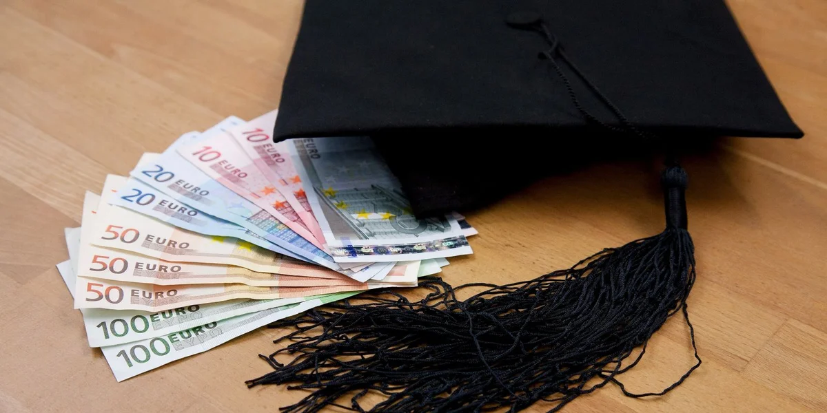 Reform vun de Studiebäihëllefe gouf an der Chamber trotz Kritik bal unanime ugeholl | © picture alliance / dpa Themendienst | Kai Remmers