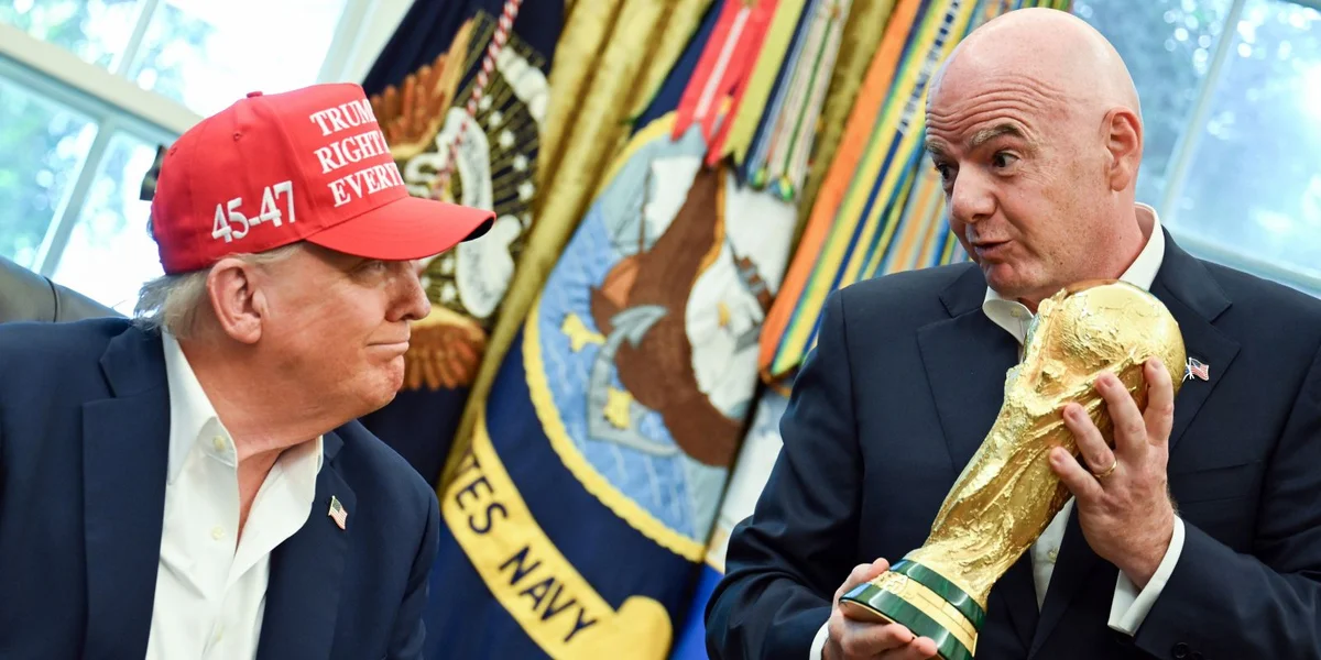 De FIFA-President Gianni Infantino op Besuch beim Donald Trump am August 2025 | © EPA/ANNABELLE GORDON 
