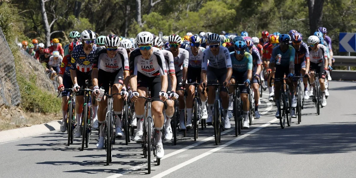 Gréisser Bëschbränn a Frankräich hunn Afloss op den Tour de France | © EPA/YOAN VALAT