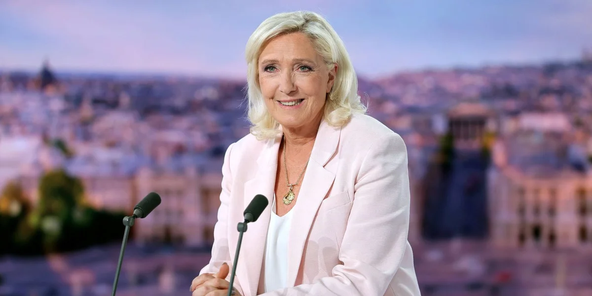 Marine Le Pen ruddert zeréck a wëllt trotz Foussfessel bei Presidentiellen untrieden | © EPA/Christian Hartmann / POOL MAXPPP OUT