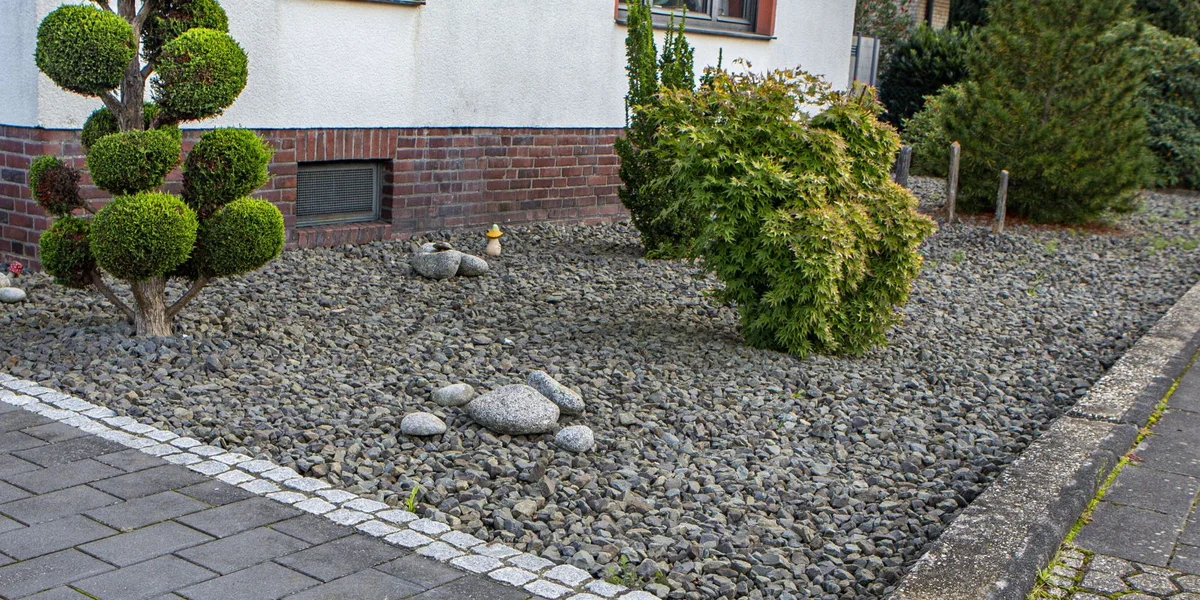 Ëmmer méi Gemenge gi géint Schottergäert vir | © picture alliance / Goldmann | Goldmann