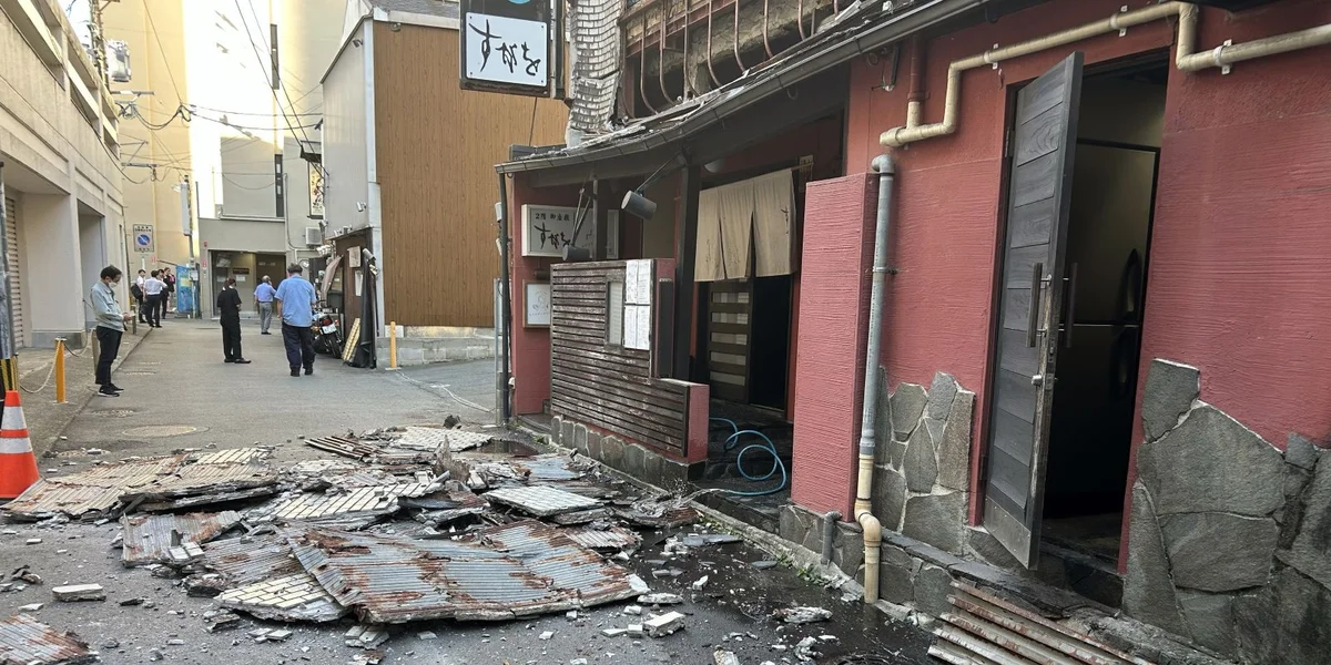 A Japan ginn nom schwéieren Äerdbiewen éischt Doudesaffer gemellt | © EPA/JIJI PRESS JAPAN OUT