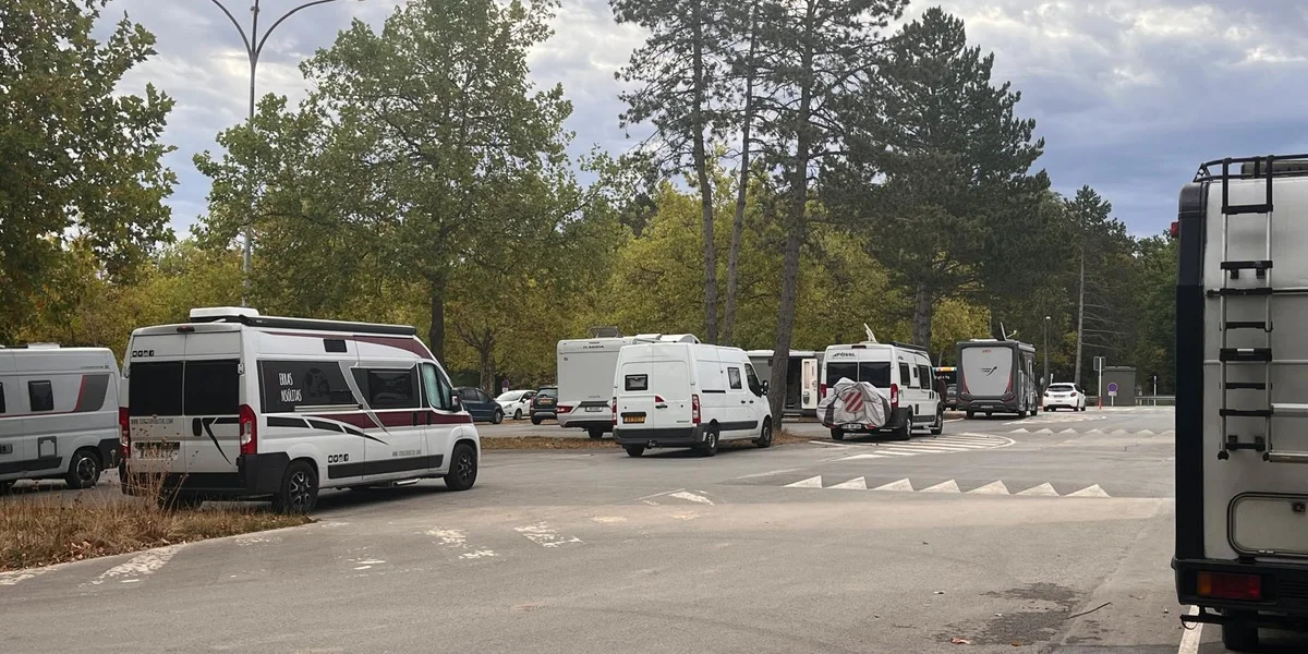 Wëllt-Campen op der Kockelscheier suergt fir Problemer | © 100,7