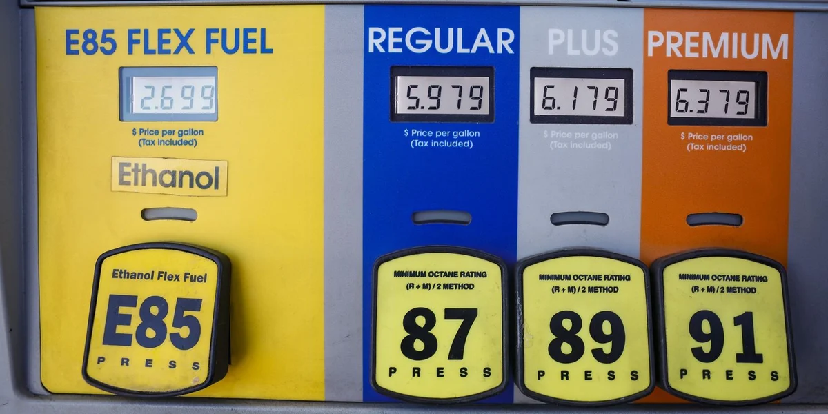 Präisrekord fir den Diesel an den USA mat 6,27 Dollar fir manner wéi 4 Liter | © EPA/CHRIS TORRES