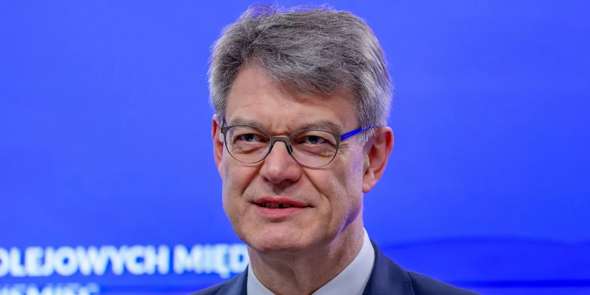 Ex-Verkéiersminister Schnieder iwwer Merz: Personalfroe musse sech hannen ustellen | © EPA/PAWEL SUPERNAK