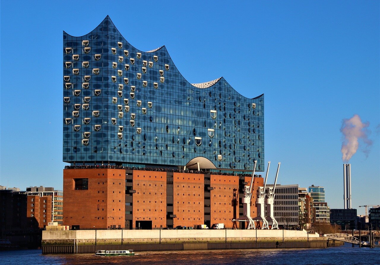 Een Owend an der Elbphilharmonie mat franséischem Impressionismus